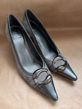 Stuart Weitzman Slate Grey Suede and Patent Pointed Toe Pumps with Buckle. 7.5